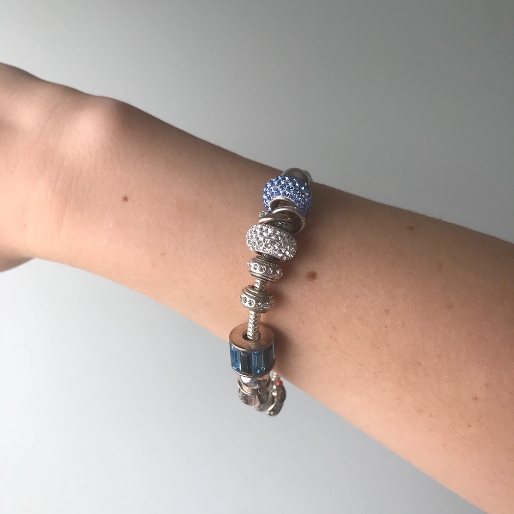 Sterling Silver Clasp Bracelet with 10 Charms 19cm